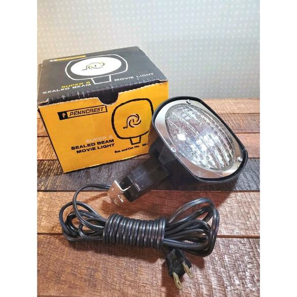 Vintage Penncrest Super 8 Sealed Beam Movie Prop Photography Light w Box WORKS - Picture 1 of 9